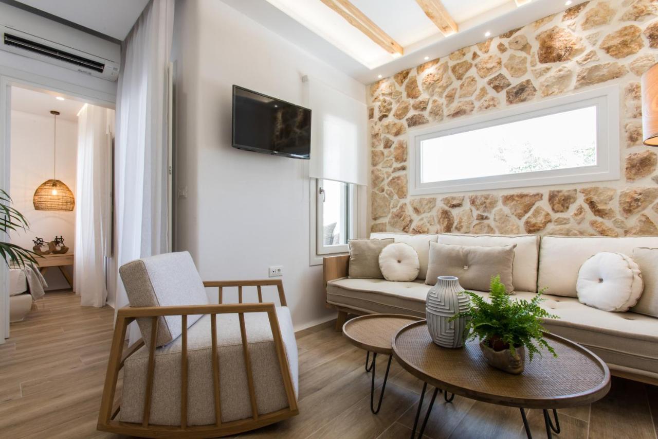 Arsenis Luxury *